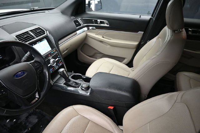 Used 2018 Ford Explorer Limited AWD/4WD image 16