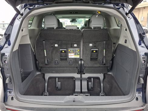 Used 2024 Toyota Sienna XLE w/ XLE Plus Package AWD/4WD image 28