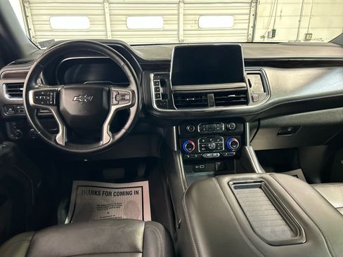 Used 2024 Chevrolet Tahoe Z71 w/ Luxury Package AWD/4WD image 4