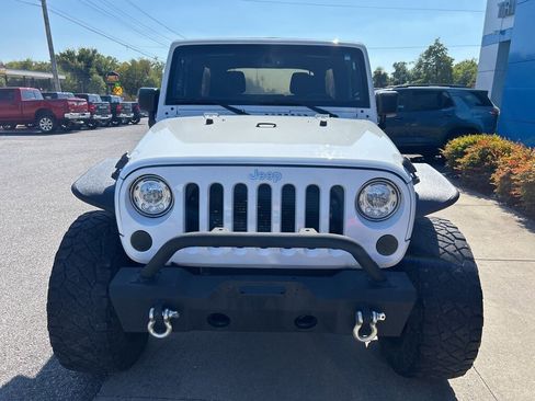 Used 2017 Jeep Wrangler Unlimited Rubicon image 4