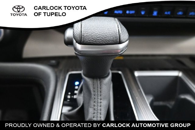 Used 2023 Toyota Sienna Platinum FWD image 34