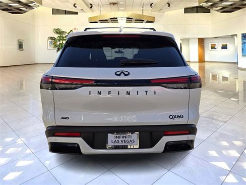 Certified 2025 INFINITI QX60 Luxe w/ Black Edition image 6