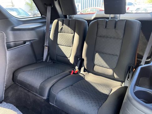 Used 2015 Ford Explorer XLT image 25
