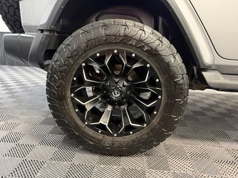 Used 2018 Jeep Wrangler Unlimited Sahara w/ Uconnect 4C Nav & Sound Group AWD/4WD image 37