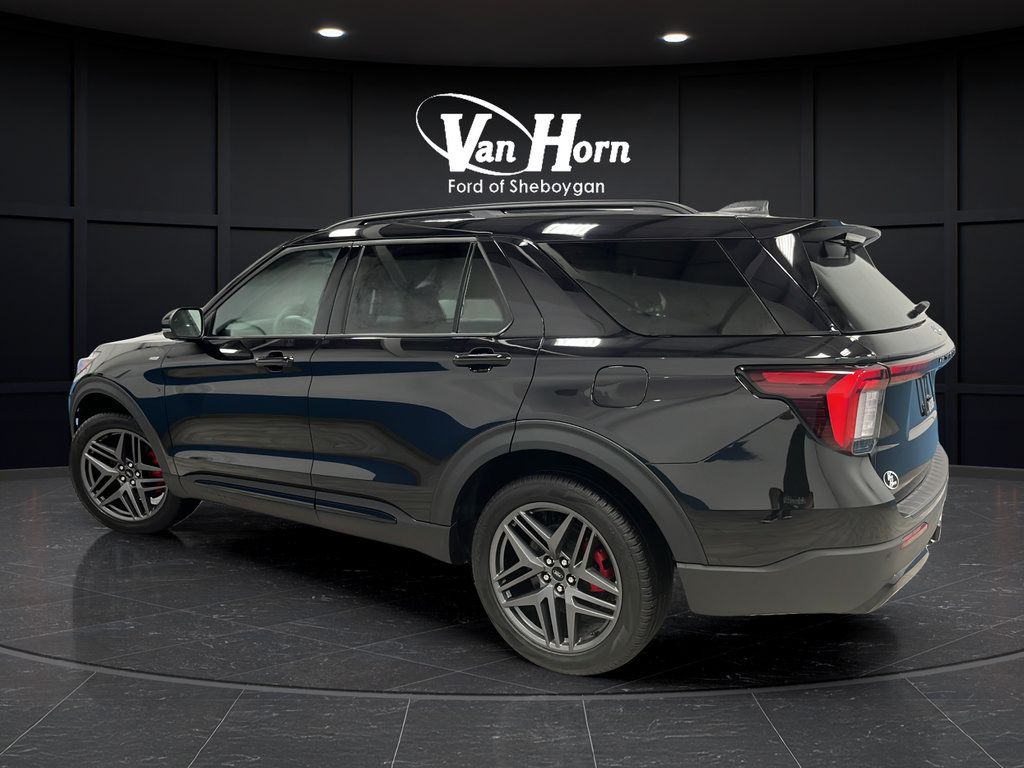 Used 2026 Ford Explorer ST-Line w/ ST-Line Street Pack AWD/4WD image 5