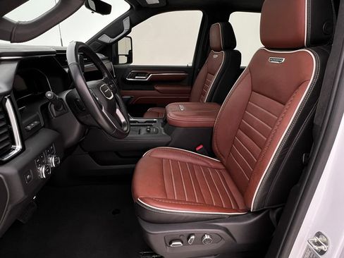 Used 2024 GMC Sierra 3500 Denali Ultimate image 14