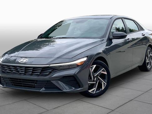Used 2025 Hyundai Elantra Sport FWD image 1