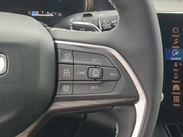 New 2027 Jeep Grand Cherokee Limited RWD image 31