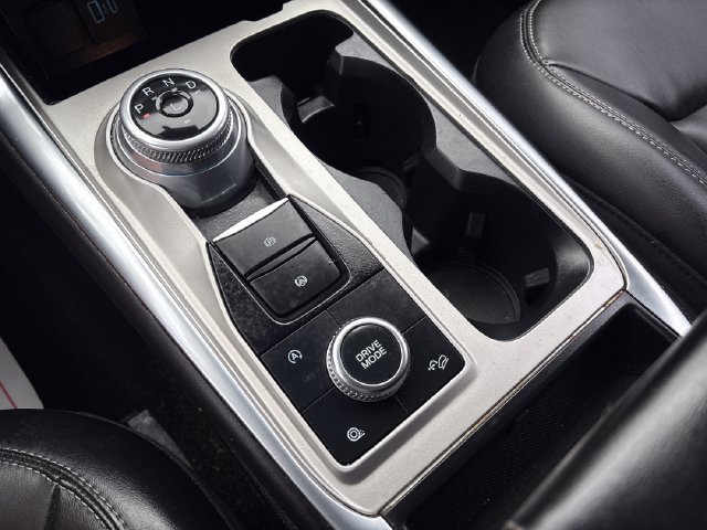 Used 2021 Ford Explorer XLT w/ Equipment Group 202A AWD/4WD image 18