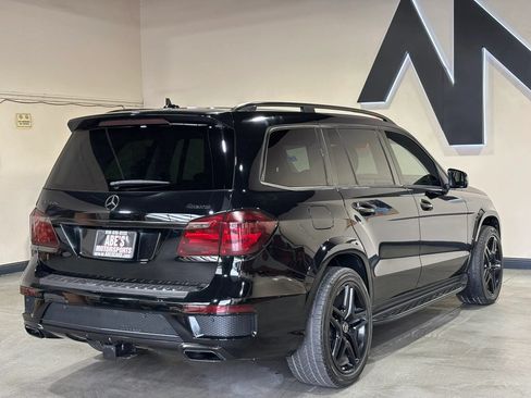 Used 2015 Mercedes-Benz GL 550 4MATIC image 4