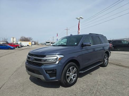 Used 2023 Ford Expedition XLT image 8