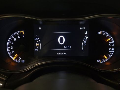 Used 2019 Jeep Grand Cherokee Overland AWD/4WD image 23