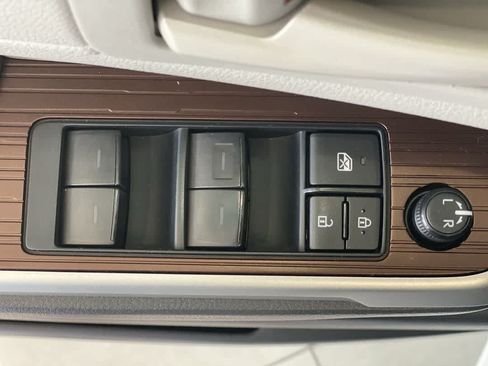 Certified 2024 Toyota Sienna LE AWD/4WD image 16