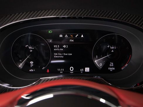 Used 2022 Bentley Bentayga image 25