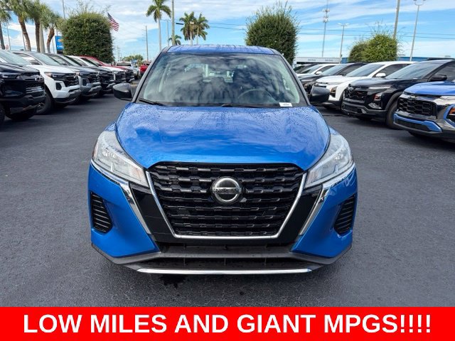 Used 2021 Nissan Kicks S FWD image 2
