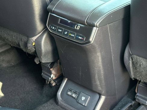 Used 2023 Toyota Highlander Limited AWD/4WD image 11