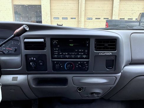 Used 2001 Ford Excursion XLT AWD/4WD image 14
