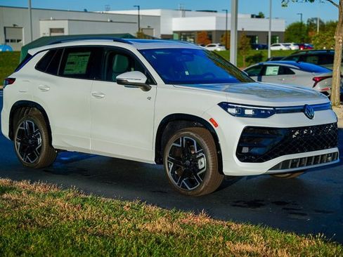 New 2026 Volkswagen Tiguan SEL R-Line image 45