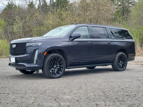 Used 2023 Cadillac Escalade ESV Sport Platinum w/ LPO, ONYX Package AWD/4WD image 1