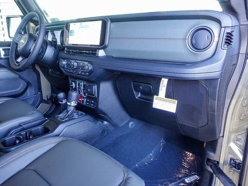 New 2026 Jeep Gladiator Mojave image 30