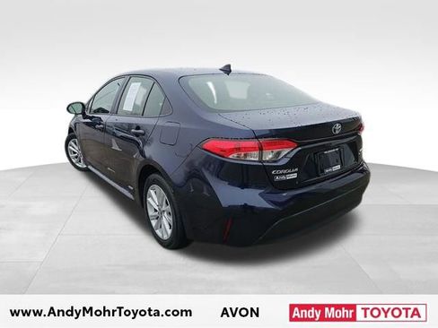 Used 2025 Toyota Corolla LE w/ LE Premium Package image 5