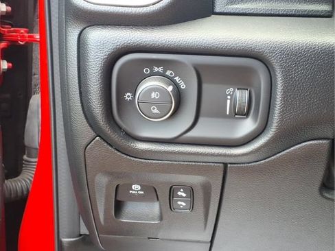 Used 2022 RAM 1500 Big Horn AWD/4WD image 13