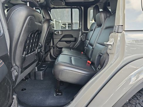 Used 2022 Jeep Wrangler Unlimited Rubicon AWD/4WD image 15