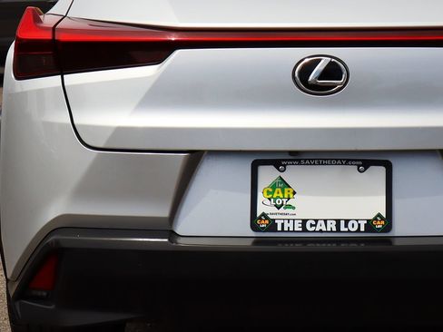 Used 2019 Lexus UX 200 w/ Premium Package FWD image 19