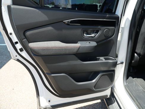 Used 2026 Honda Pilot Sport image 17