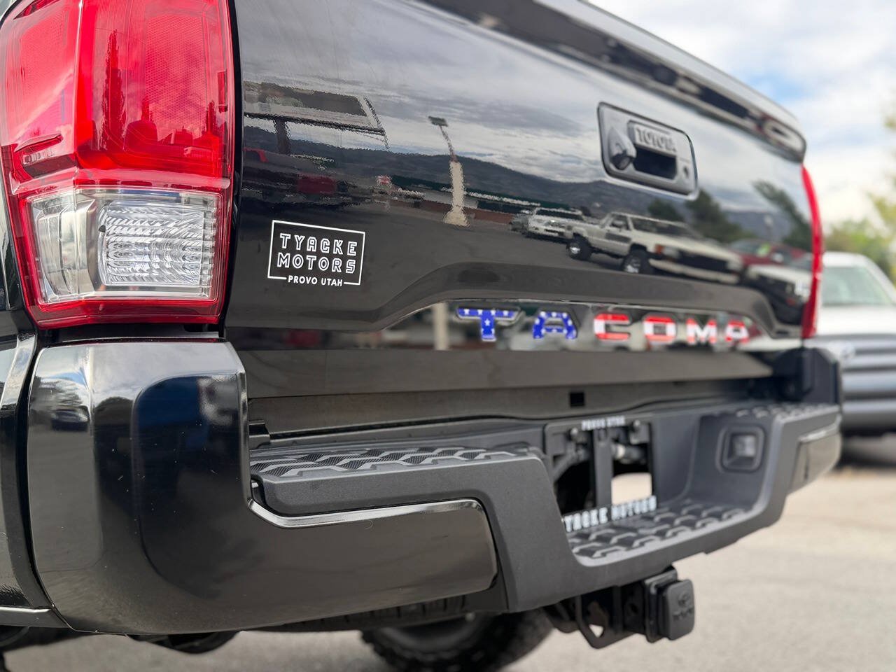 Used 2017 Toyota Tacoma TRD Sport w/ Tow Package AWD/4WD image 96