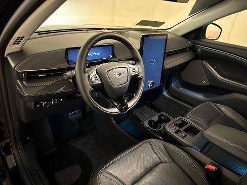 Certified 2025 Ford Mustang Mach-E Premium AWD/4WD image 4