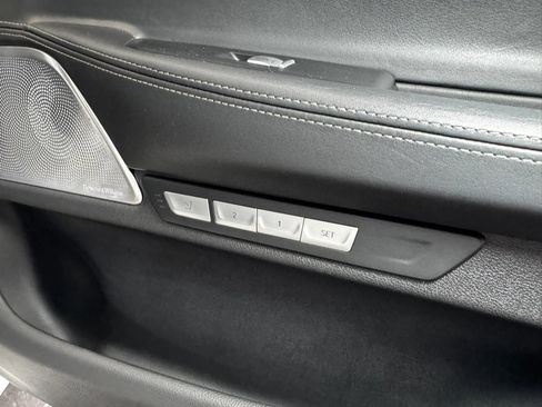 Used 2018 BMW 750i xDrive AWD/4WD image 24