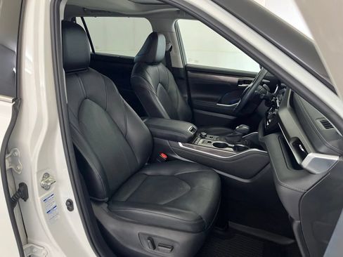 Used 2020 Toyota Highlander Limited AWD/4WD image 22