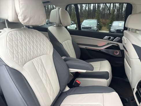 Used 2026 BMW ALPINA XB7 ALPINA XB7 image 18