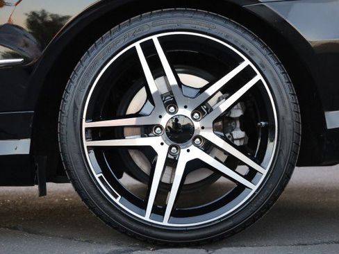 Used 2011 Mercedes-Benz E 550 E 550 image 51