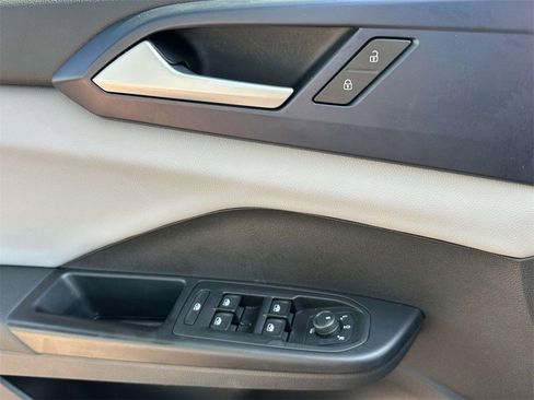 Used 2022 Volkswagen Taos SE image 23