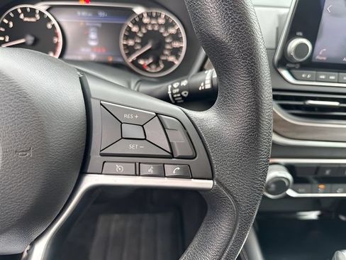 Used 2023 Nissan Altima 2.5 SV AWD/4WD image 18