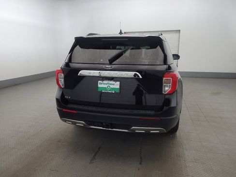 Used 2023 Ford Explorer XLT w/ Equipment Group 202A image 7