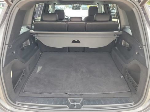 Used 2023 Mercedes-Benz GLB 250 4MATIC w/ Premium Package image 8