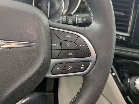 Certified 2022 Chrysler Pacifica Limited image 21
