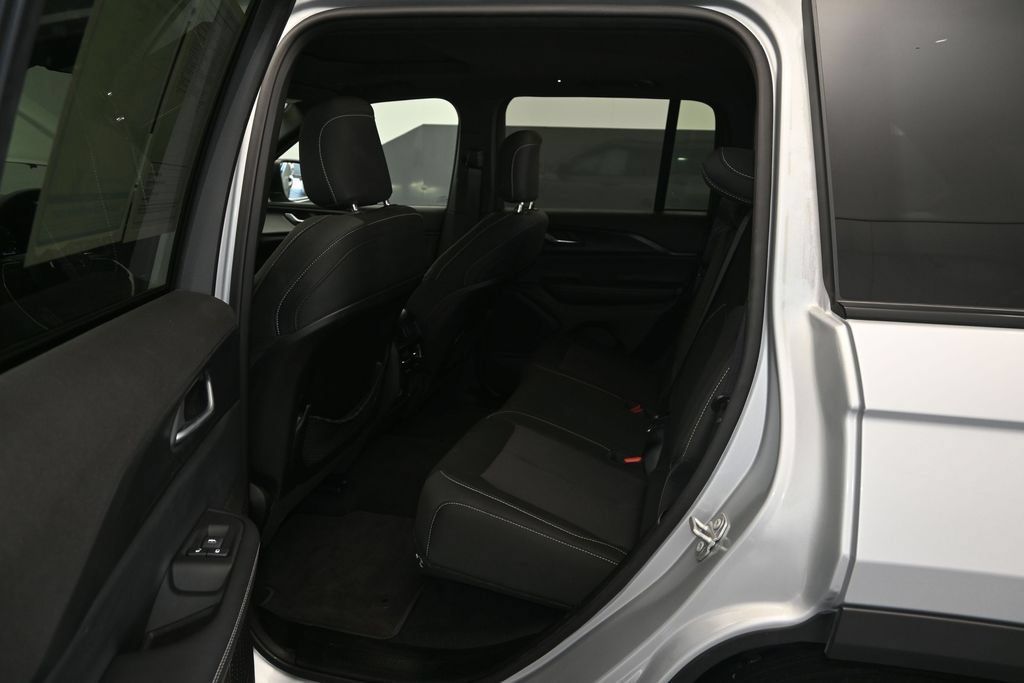 Used 2025 Jeep Grand Cherokee Laredo X AWD/4WD image 18