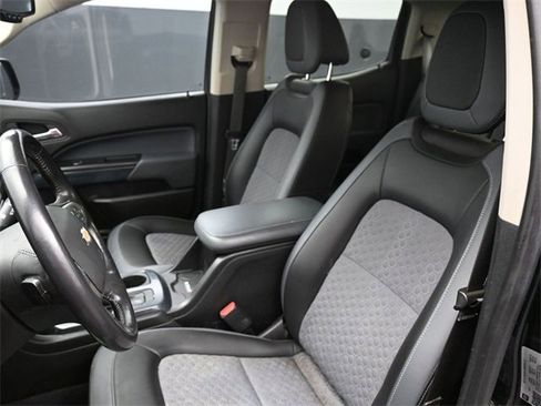 Used 2022 Chevrolet Colorado Z71 w/ Z71 Midnight Edition image 12