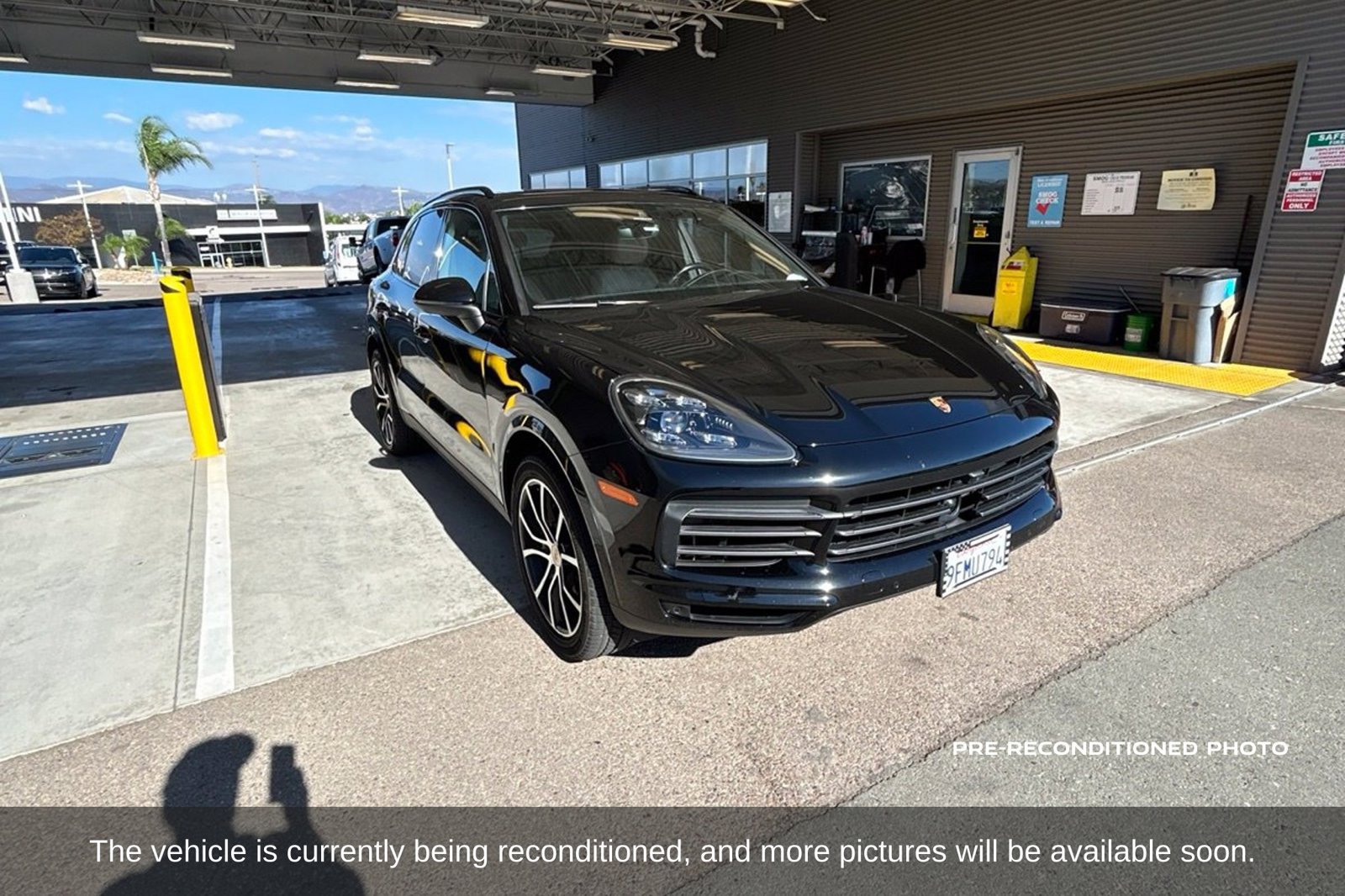 Used 2023 Porsche Cayenne S AWD/4WD image 3