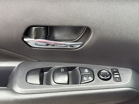 Used 2023 Nissan Kicks SV image 14