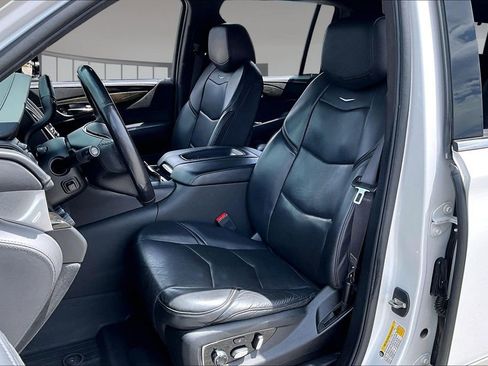 Used 2020 Cadillac Escalade ESV Platinum AWD/4WD image 25