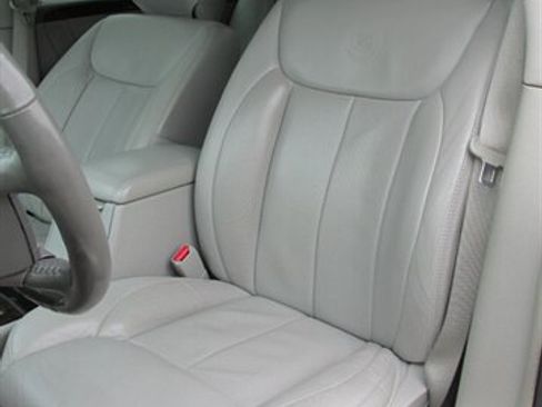 Used 2010 Cadillac DTS Luxury image 14