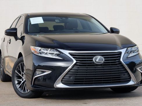 Used 2016 Lexus ES 350 w/ Luxury Package w/Wood Trim FWD image 2