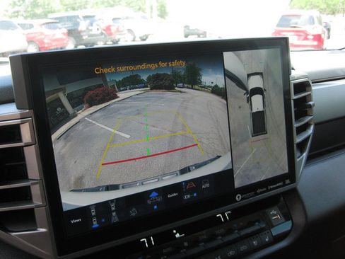 Used 2022 Toyota Tundra Limited AWD/4WD image 19