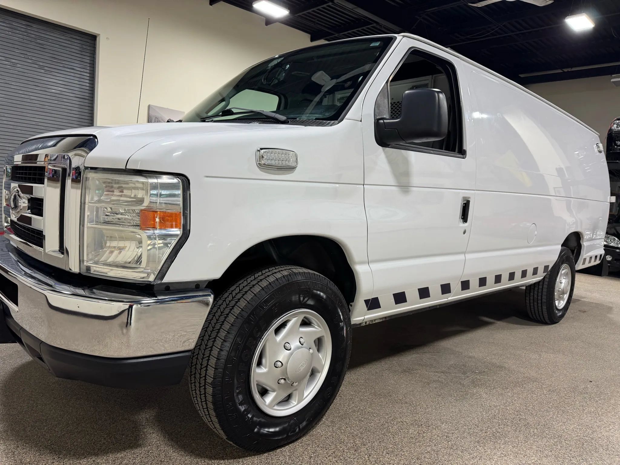Used 2012 Ford E-350 and Econoline 350 Extended Super Duty w/ PWR Group RWD image 11