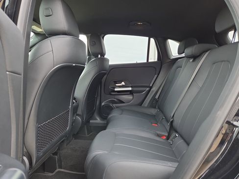 Used 2025 Mercedes-Benz GLA 250 image 13